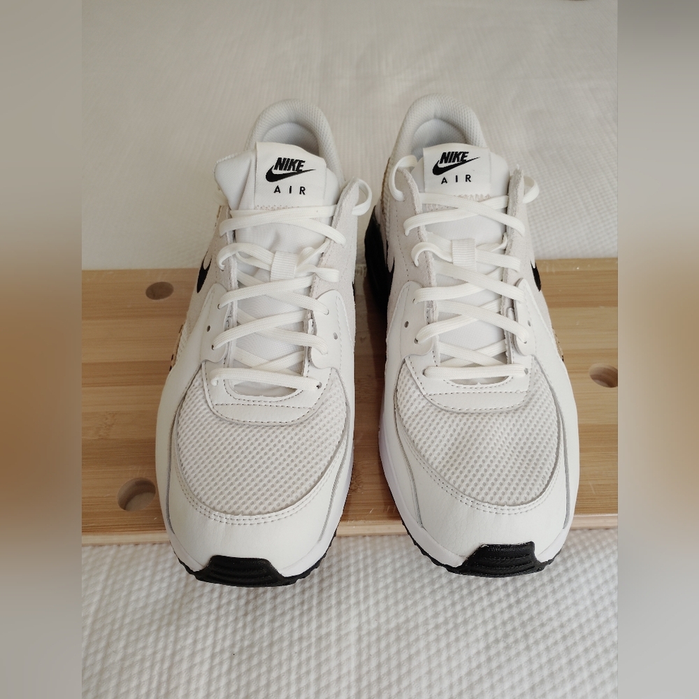Woman's Fashion Sneakers Nike Air Max Excee Sneaker Size 11. - Picture 2 of 7